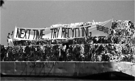 'Try Recycling' aboard Mobro garbage barge in Gravesend Bay, Photo by New York Daily News Archive NY Daily News via Getty Images 